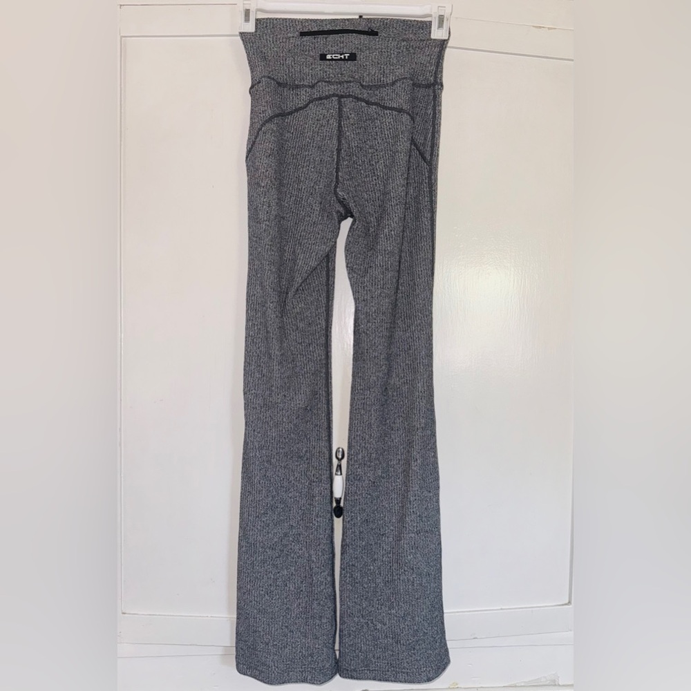 ECHT Ribbed Flared Leggings - Picture 4 of 8